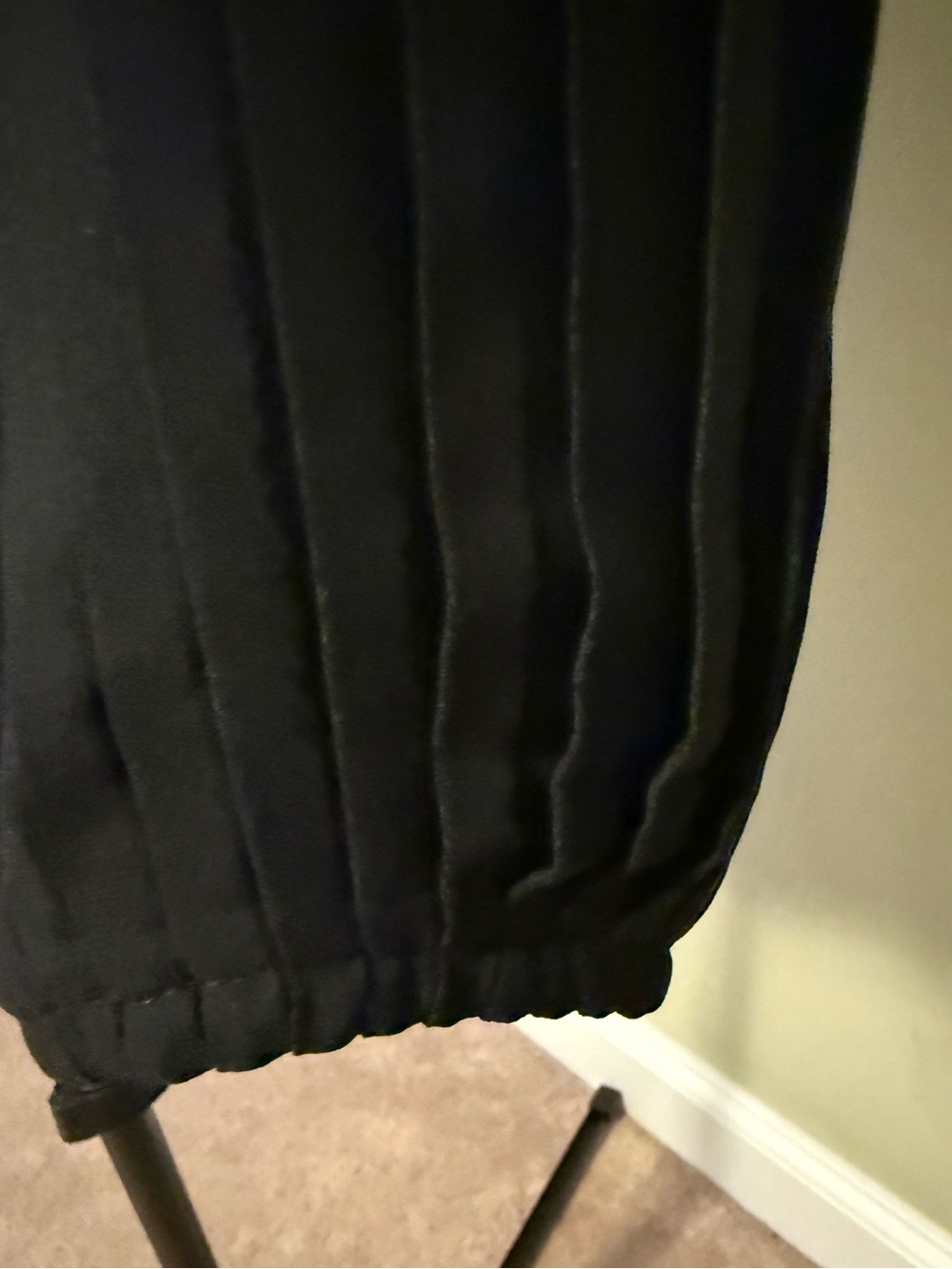 NWT Talbots Black Long Pleated-Sleeve Scoop Neck Pullover SZ L (19.5" P2P) - Picture 5 of 10